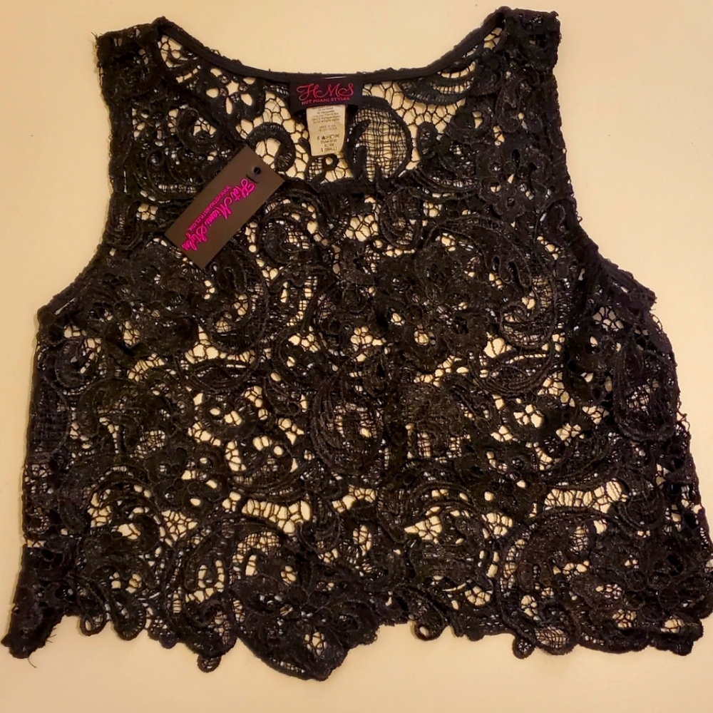 HOT MIAMI STYLES LACE CROP TOP